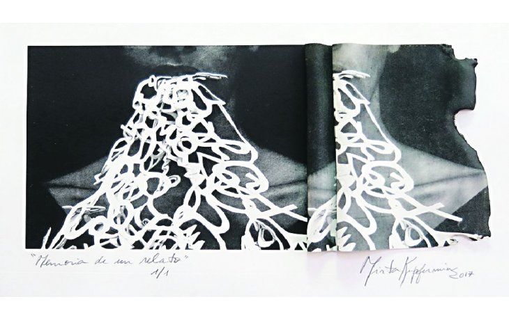 ámbito.com | mirta kupferminc. “Memoria de un relato”, litografía sobre caucho (37 x 56 cm.), una de las obras que integra la muestra.