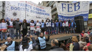 Docentes bonaerenses se movilizaron en La Plata.