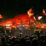 Weezer deleitó al público con un show muy esperado. Weezer deleitó al público con un show muy esperado.