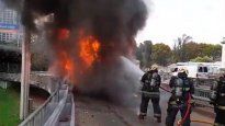 un micro escolar se incendio en la general paz: viajaban 38 menores