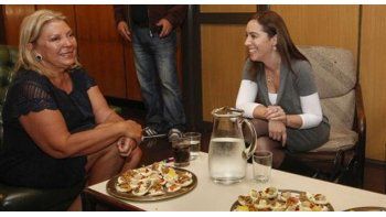 Elisa Carrió recibió a María Eugenia Vidal en su chacra de más de 4.000 metros cuadros en la localidad de Exaltación de la Cruz. Según dijo la gobernadora, compartieron unos bocadillos preparados por la diputada y hablaron de Pablo Bressi. (Foto: archivo)