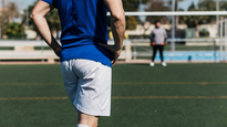 el jugador que brillo en el futbol mexicano y ahora se gana la vida en una agencia de loteria