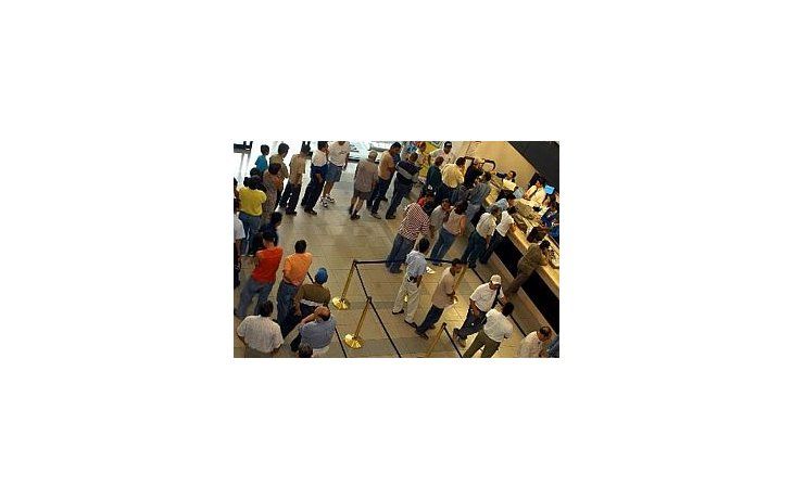 Si la ley se sanciona en el Senado, los usuarios podrán realizar todos los trámites vinculados a su cuenta sueldo en cualquier sucursal de su banco.