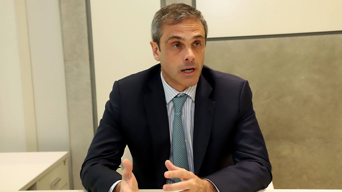https://media.ambito.com/p/60bacc61a7c674090ffe1978fac94385/adjuntos/239/imagenes/042/680/0042680982/guillermo-michel.jpg