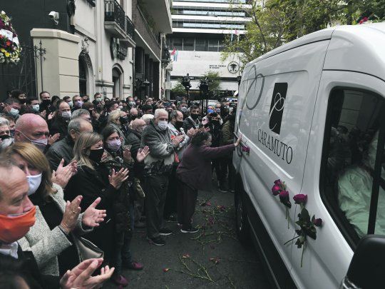 Respeto. Lifschitz recibió muestras de afecto en su despedida en Rosario. Enviaron mensajes de condolencias desde todo el arco político.