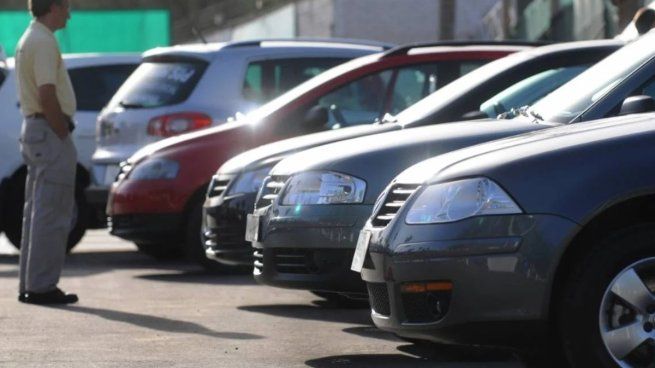 Los autos usados y clásicos siguen siendo una opción viable y accesible para muchos argentinos.