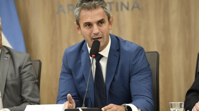 Tras el accidente de Rocío Bonacci, Martín Menem defendió al chofer oficial y aseguró que tenía experiencia, descanso suficiente y el vehículo en condiciones.