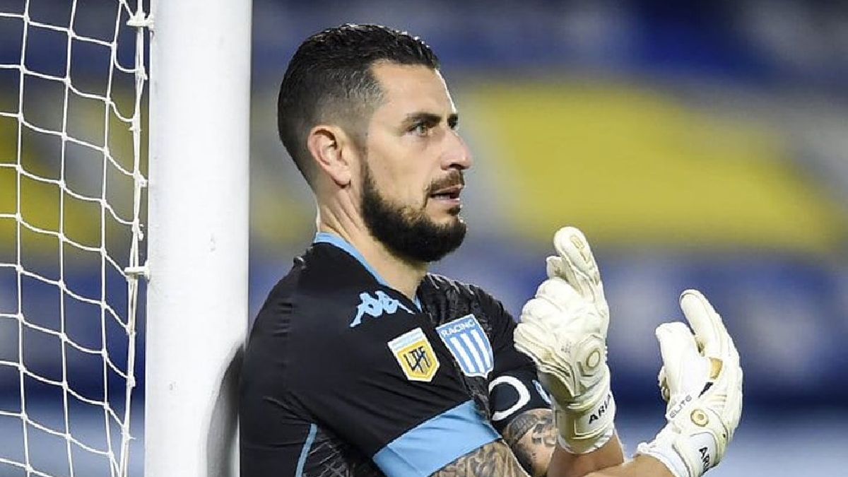Hard blow for Racing: goalkeeper Arias broke the ligament in his left knee
