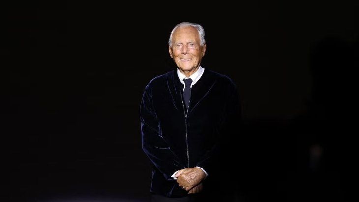 Giorgio Armini was, in addition to a creator, a strategist of his own firm, ensuring not only his independence, but also his continuity. Giorgio Armini was, in addition to a creator, a strategist of his own firm, ensuring not only his independence, but also his continuity.