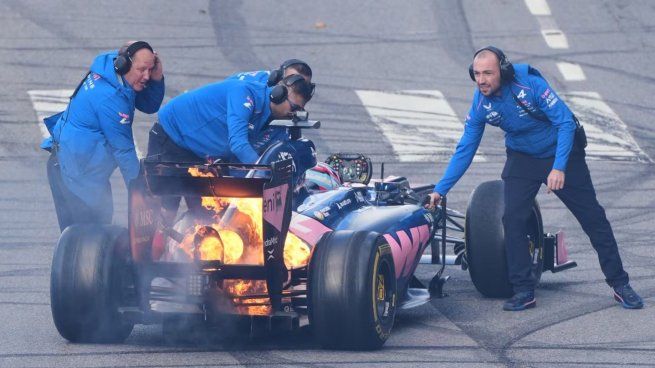 Franco Colapinto prendió fuego el auto de Alpine: así fue el final de la exhibición en Buenos Aires.