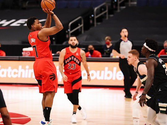 lowry toronto raptors.jpg