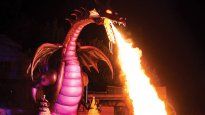 susto en disney: un dragon de 13 metros se incendio en pleno show