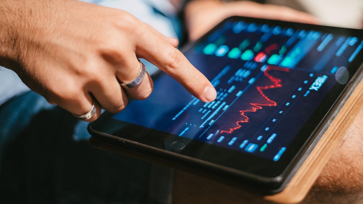 Investments in dollars or pesos: what to bet on in December?