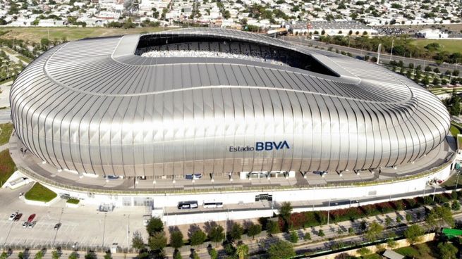 El Gigante de Acero, que en el Mundial se denominará Estadio Monterrey, presentó deficiencias estructurales en la visita de las delegaciones de Japón y Países Bajos.