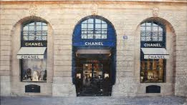 Gerard Wertheimer, heredero de Chanel, administra junto a su hermano un emporio que mueve millones y define el rumbo del lujo global.
