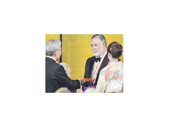 Francis Ford Coppola en Japón: recibió el prestigioso Praemium Imperiale, y la máquina de escribir que usó en “Apocalipsis Now”.