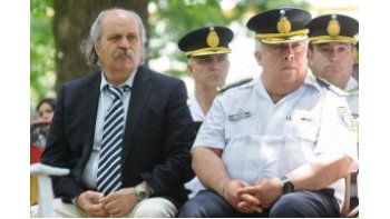 El ministro de Seguridad de la Provincia de Buenos Aires, Alejandro Granados junto al Superintendente General de Policía, comisario general Hugo Matzkin.
