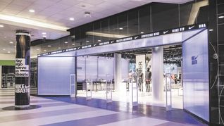 Estilo. El nuevo Nike Rise en Abasto Shopping prescinde de vidrieras.