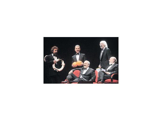 El conjunto de instrumentos informales Les Luthiers presentará desde mañana el cuarto espectáculo-antología de su historia, «¡Chist!».