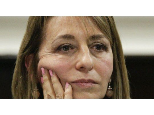 La jefa de los fiscales presentó su renuncia el 30 de octubre pasado en una nota en la que afirmó: Estoy persuadida de que mi permanencia en el cargo redunda en decisiones que afectarán de manera sustancial la autonomía del Ministerio Público Fiscal.