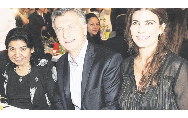 Cena. Mauricio Macri, junto a Juliana Awada y Margarita Barrientos. El Presidente busca aprobar leyes clave antes que llegue la campaña 2017.