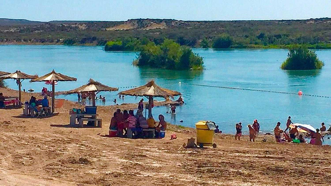 Conocé las características de un pueblito remoto en el interior de La Pampa. 