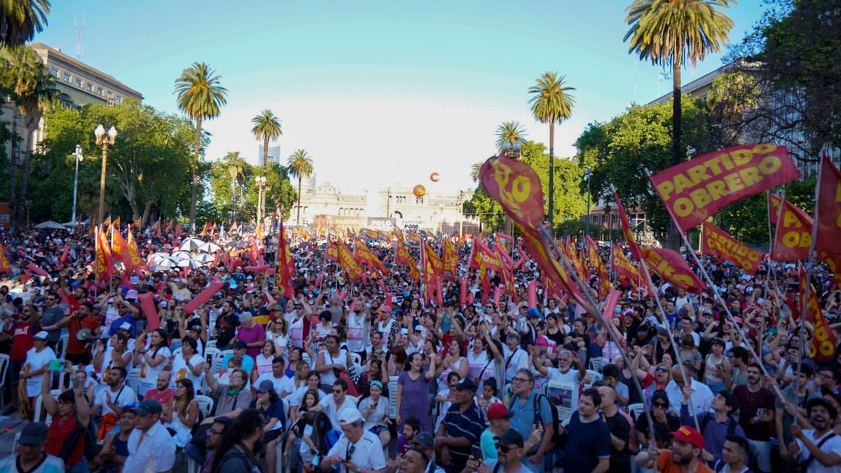 Acto del Partido Obrero en Plaza Mayo: "Necesitamos un nuevo 'que se vayan todos'"
