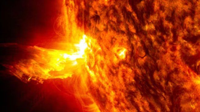 El momento que se registró fue deal para estudiar el proceso de eyección de material, ya que la “evidencia forense” de estos eventos estelares permanecen frescos y accesibles para el análisis.