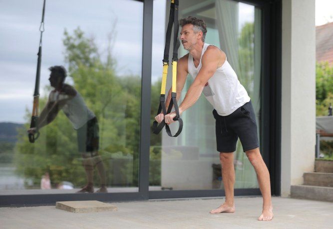 Este invento te permite entrenar distintas partes del cuerpo con un solo artefacto. Este invento te permite entrenar distintas partes del cuerpo con un solo artefacto.