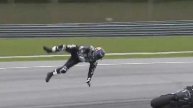 Jorge Martín salió volando de su moto en el accidente que tuvo en Malasia.