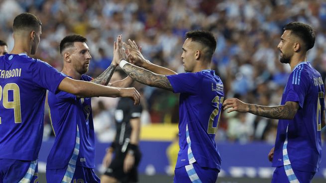 Messi y Martínez, artífices de la goleada de la Selección argentina contra Guatemala.