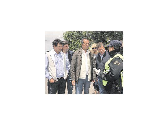 Daniel Scioli supervisó el Operativo Sol, en el acceso a Mar del Plata, en el inicio de la temporada estival junto a su mujer, Karina Rabolini, y a funcionarios bonaerenses.