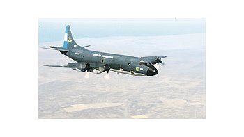 ámbito.com | La Argentinaaportó unavión Orión(foto) ypersonalmilitar a unosejerciciosmilitaresconjuntos conotros países,entre ellosEE.UU., en losque se simuladefender elCanal dePanamá de unatentadoterrorista parainterrumpiresa vía
