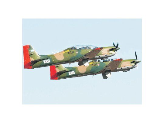 Tucanos. En 1987 la Fuerza Aérea compró 30 Tucanos fabricados por la brasileña Embraer. Hay una decena operativos en la actualidad, mientras que el resto podría recuperarse con una importante inversión en repuestos.