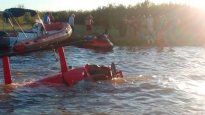 El helicóptero del empresario muerto, sumergido en el Río Paraná