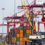 Menos costos, más transparencia y el plus ambiental, los logros de la Ventanilla Única de Comercio Exterior. Menos costos, más transparencia y el plus ambiental, los logros de la Ventanilla Única de Comercio Exterior.