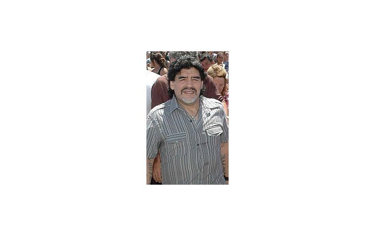 Ucrania no entabló contactos para contratar a Maradona.
