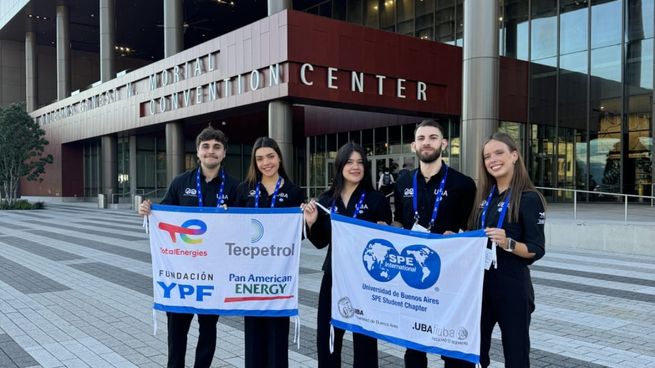 Los cinco representantes argentinos en el PetroBowl.