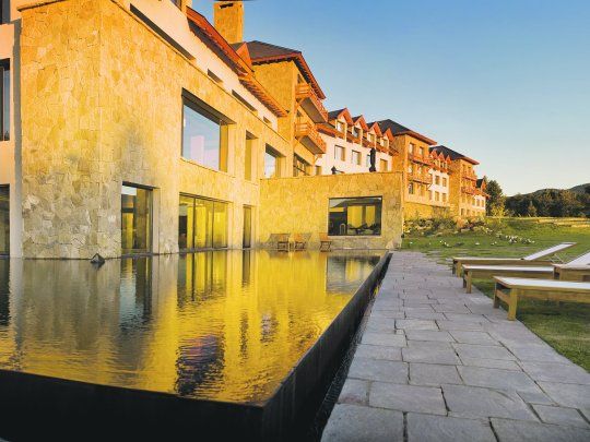 Piscina exterior 1.jpg