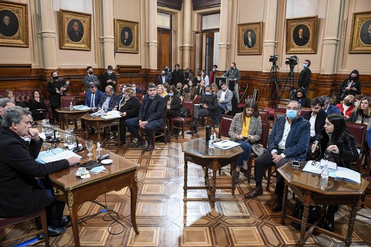 Senado presupuesto y haciendo (1).jpg