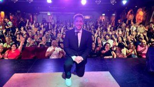 &nbsp;Jey Mammon y el público tras finalizar la obra.