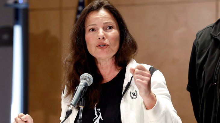 Fran Drescher, recordada por la serie "La Ni&ntilde;era", referente del sindicato de actores.