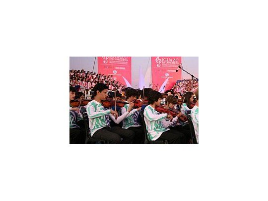 En el cierre participaron 700 niños y jóvenes de los cinco continentes.
