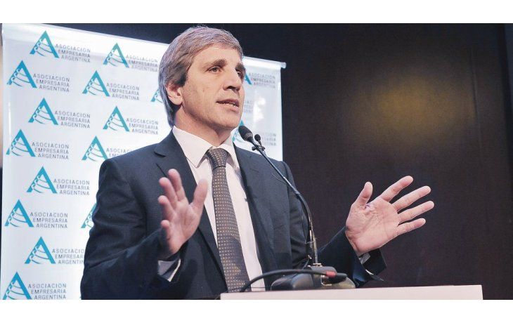Promesa. Durante su exposición en el Palacio Duhau, el ministro Caputo aseguró que se va a cumplir con las metas de reducción del déficit fiscal