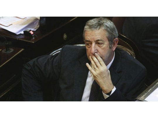 El legislador mendocino explicó que se trata de una deuda por el canon de alrededor de 290 millones de pesos/dólares por lo que multiplicando esa cifra por 16 pesos, precio aproximado actual del dólar, se arriba a los 4600 millones.
