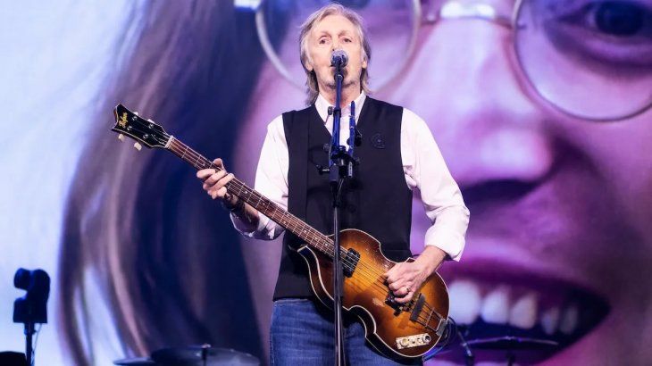Paul McCartney vuelve a cantar a dúo con John Lennon en la noche de apertura de