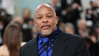 Se convirtió en una de las leyendas del hip-hop y ganó millones de dólares. Se convirtió en una de las leyendas del hip-hop y ganó millones de dólares.