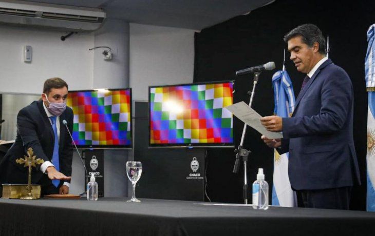 capitanich encabezo la asuncion del nuevo ministro de planificacion, economia e infraestructura de chaco