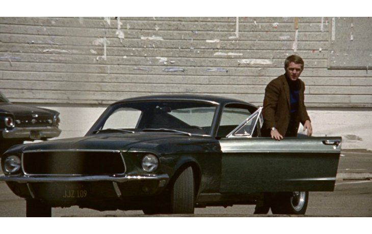 ámbito.com | Bullitt. El recordado Steve McQueen en el Ford Mustang original que usó, sin dobles de riesgo, en la escena de persecución que duraba 10 minutos y que se rodó en las calles de San Francisco.