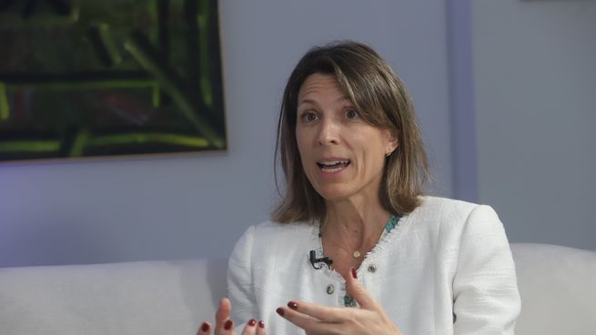 La CEOde Grupo ST, Isela Costantini, llamó a ser competitivos durante la Cita de CEOs de Ámbito Debate.